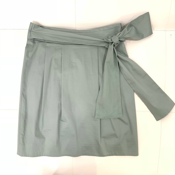 MOSCHINO High Waisted Bow Tie Skirt Sz 40